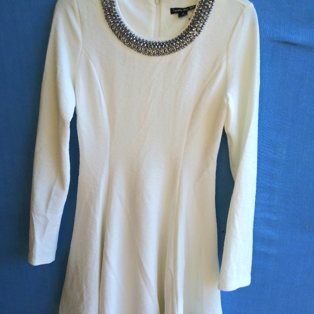 Double Zero Junior's Size Medium White Beaded Collared Dress